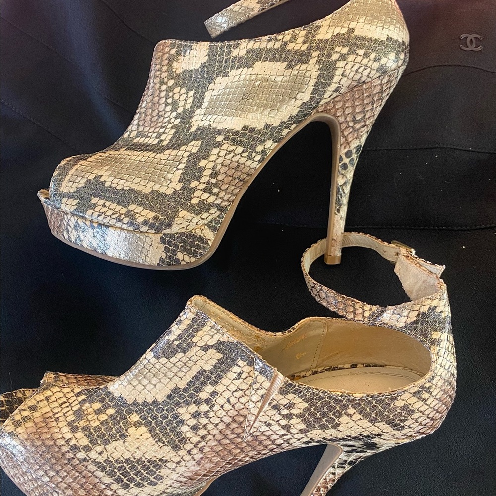 Dollhouse verdict 107 metallic snakeskin heels size 8 - Picture 3 of 12